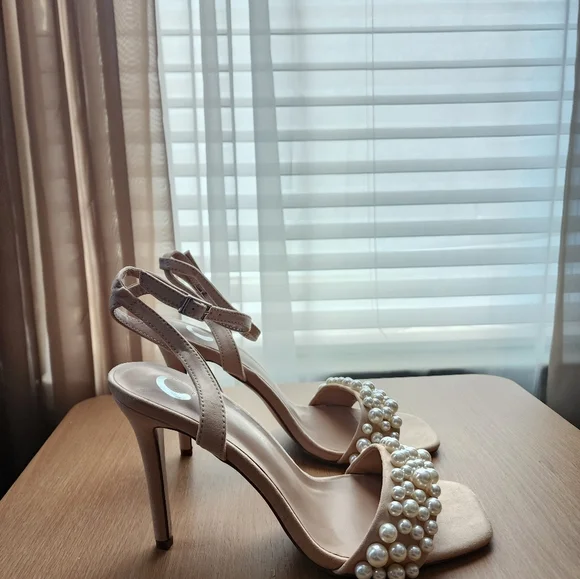 Journee Collection Tan Beige Microsuede Pearl Heel Sandals SZ 9.5 M - Picture 8 of 11